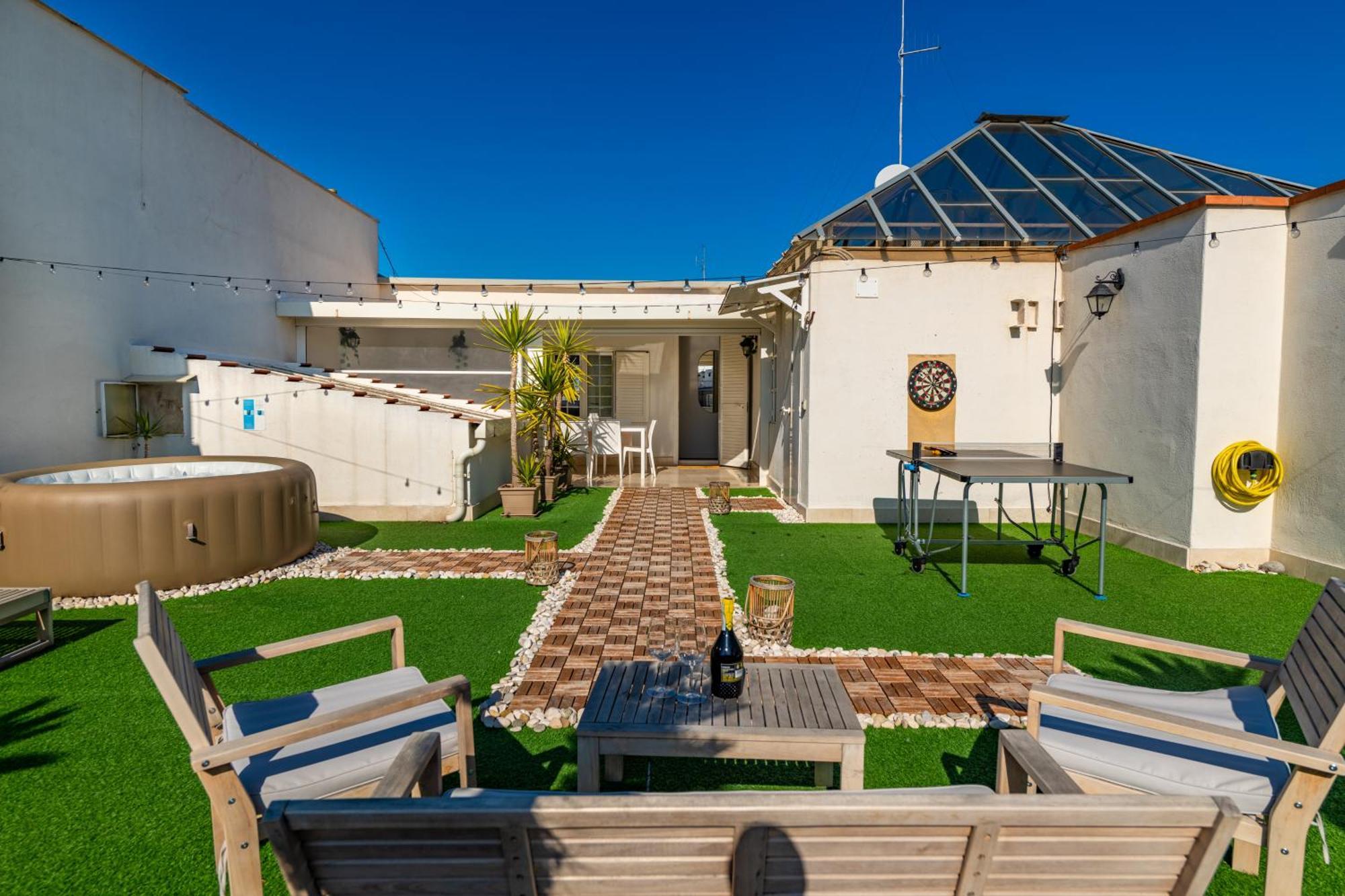 150Mq Rooftop Paradise - Spacious Private Terrace Bari Ngoại thất bức ảnh