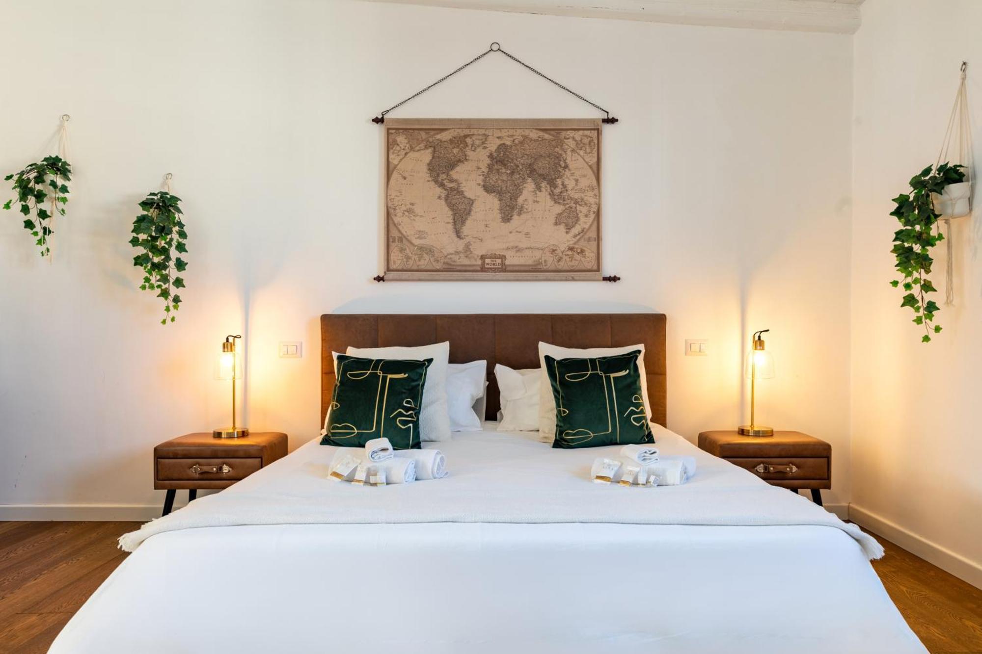150Mq Rooftop Paradise - Spacious Private Terrace Bari Ngoại thất bức ảnh